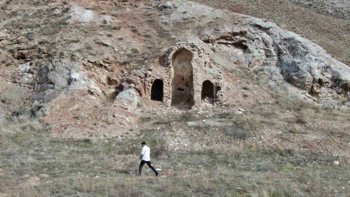 Anadolu’da İnşa Edilen İlk Kiliselerden Huykesen Kilisesi, Turizme Kazandırılmayı Bekliyor