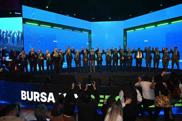 Alinur Aktaş “Şimdi Dönüşüm Zamanı” Diyerek Yeni Projelerini Açıkladı