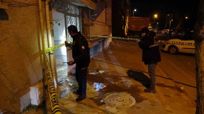 Evine Su Taşıyan Husumetlisine Kurşun Yağdırdı