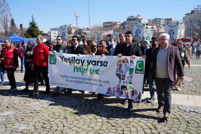 Gaziantep’te Yeşilay Haftası İçin Farkındalık Korteji