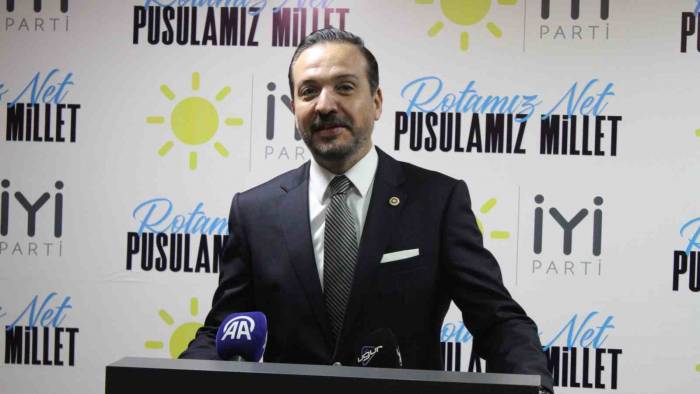 İyi Parti Sözcüsü Kürşad Zorlu, İyi Parti Adayı Gür’e Destek İçin Uşak’ta