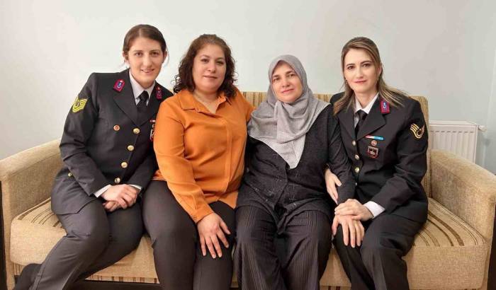 Kütahya İl Jandarmadan Şehit Uzman Çavuş Uyanık’ın Ailesine Ziyaret