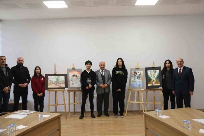 Kütahya’da Liseler Arası Resim Yarışmasında Dereceye Giren Öğrenciler Ödüllendirildi