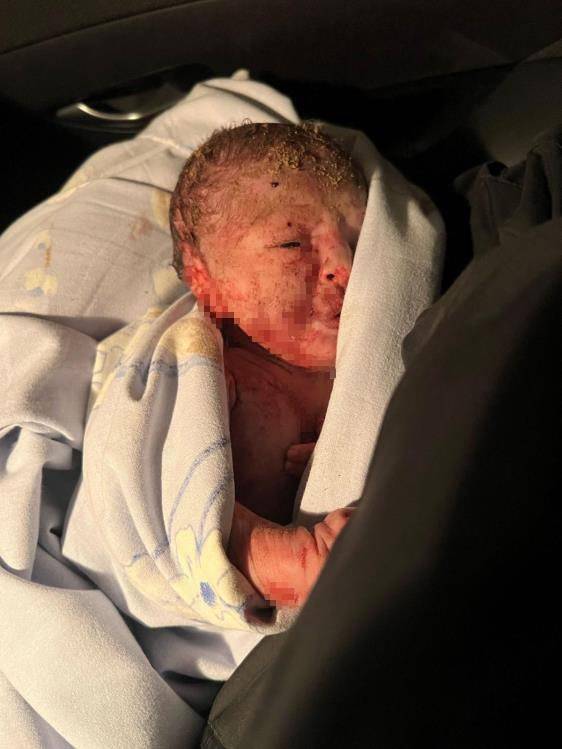 Pendik’te Yeni Doğmuş Bir Bebek Bulundu