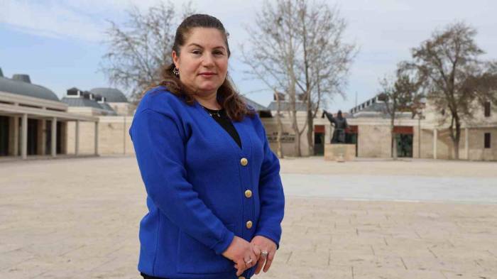 Büyüdüğü Mahallede Muhtar Adayı Oldu