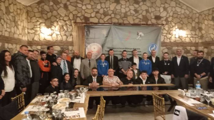 Karev, 2023 Dünya Şampiyonası’nda Madalya Kazanan Sporcuları Ödüllendirdi