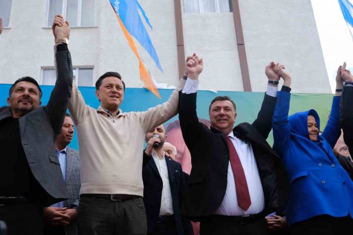 Nebi Hatipoğlu: "Cumhuriyet Halk Partisi’nin Bütün Elementleri Üstüme Geliyor"