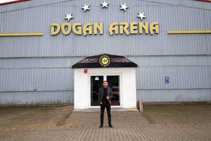 Memleketindeki İhtiyaç Sahiplerine 1 Milyon 300 Bin Liralık Ayni Ve Nakdi Yardımda Bulundu