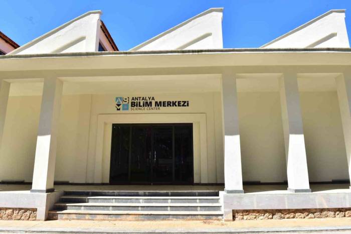 Antalya Bilim Merkezi’nde Yarışma Sergisi