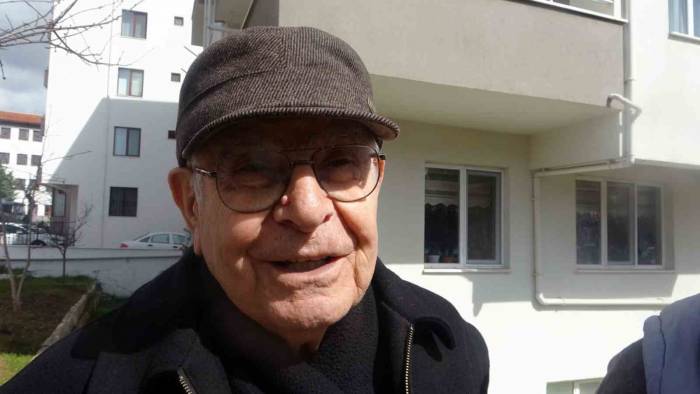 Cumhurbaşkanı Erdoğan’ı Görmek İsteyen 85 Yaşındaki Vatandaş: "Allah Onu Başımızdan Eksik Etmesin"