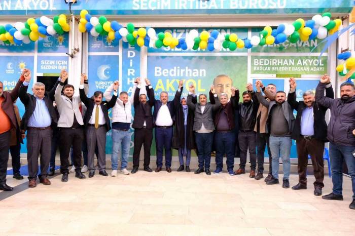 Diyarbakır’da Deva Partisi Bağlar İlçe Teşkilatı Üyeleri Ak Parti’ye Katıldı