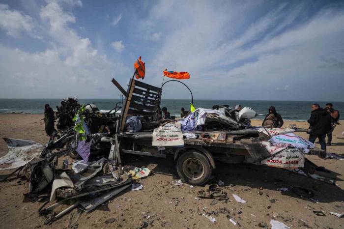 İsrail İnsani Yardım Taşıyan Kamyonu Vurdu: 9 Ölü