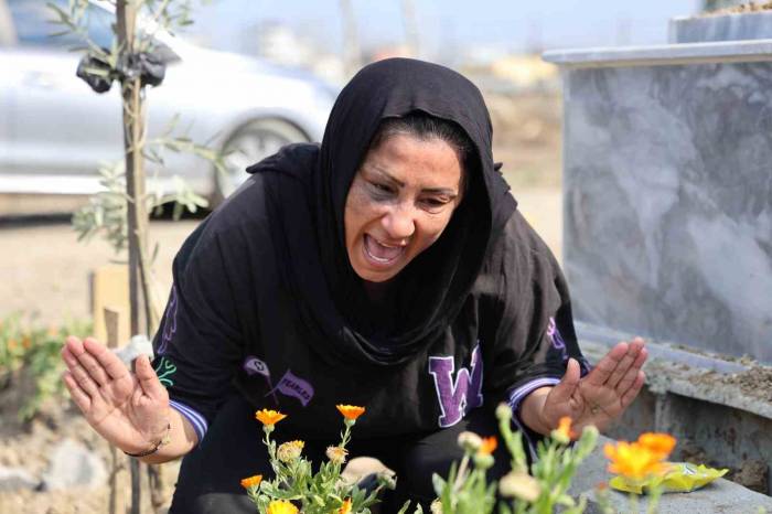 Katledilen Genç Kızın Annesi: "Kızım İşkence Görüp, Aç Susuz Bırakıldıktan Sonra Öldürüldü"