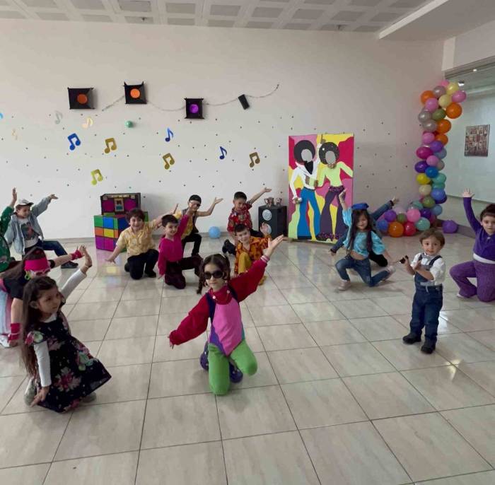 Çocuk Üniversitesinden 90’lar Konsepti