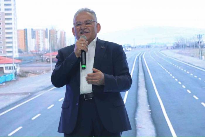 Berber Ve Kuaförler İle Buluşan Başkan Büyükkılıç: "Biz Biriz, Beraberiz"