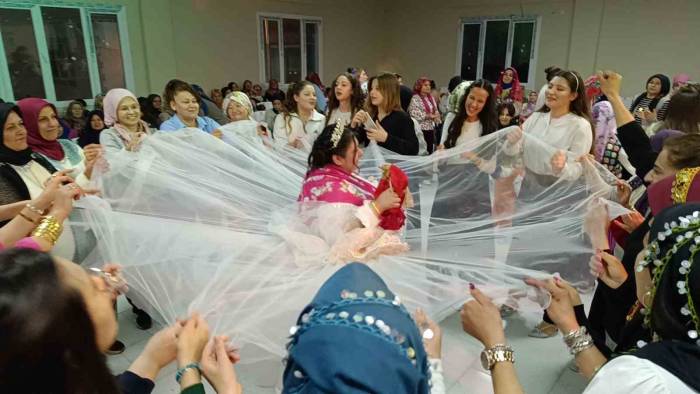 Zihinsel Engelli Genç Kızın Gelinlik Hayali Gerçek Oldu