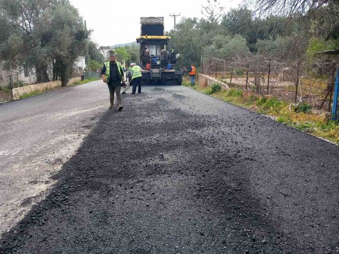 Bodrum Çiftlik Mahallesinde Sıcak Asfalt Çalışması