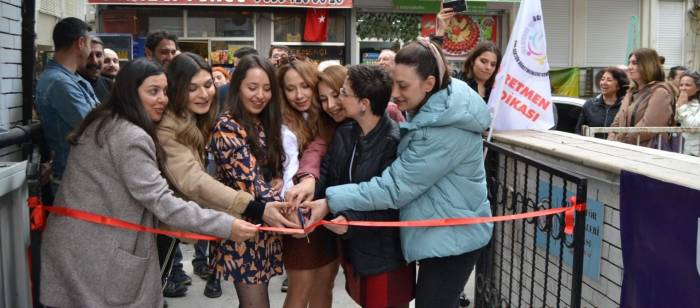 Özel Sektör Öğretmenlerinden İzmir’de Yeni Başlangıç