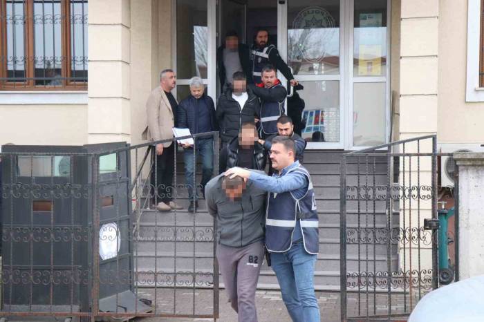 Yol Kenarında Ölü Bulunmuştu: Cinayete Kurban Gittiği Anlaşıldı