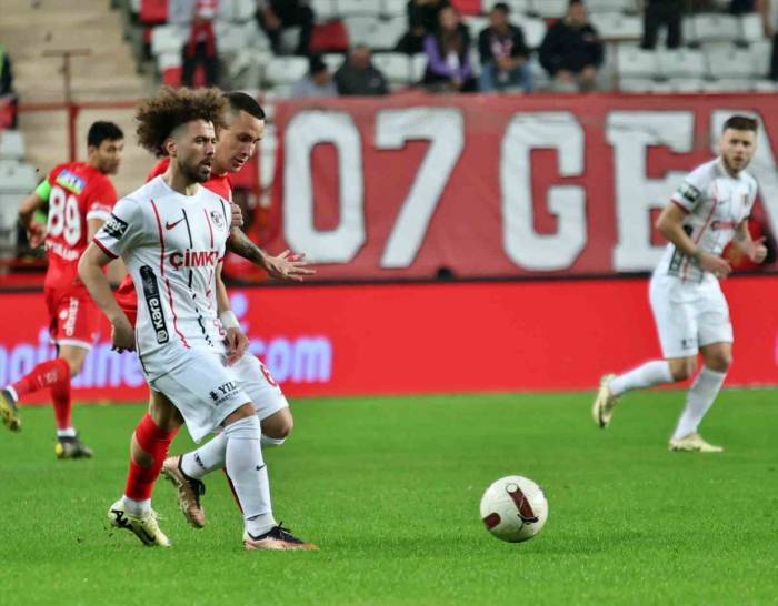 Trendyol Süper Lig: Antalyaspor: 1- Gaziantep Fk: 0 (İlk Yarı)