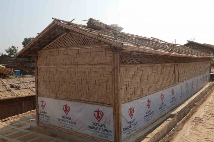 Diyanet Vakfı, Bangladeş’te 350 Ailenin Yuvasını Teslim Etti