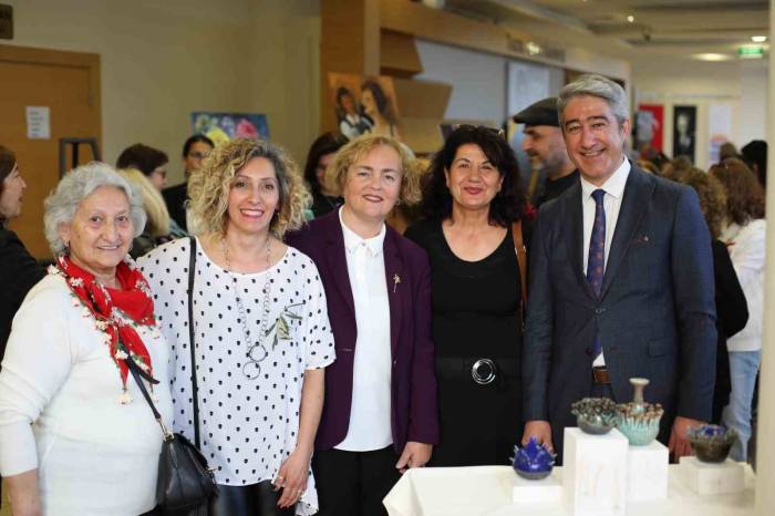 Marmaris’te ’bahar Çiçekleri’ Adlı Sergi Açıldı