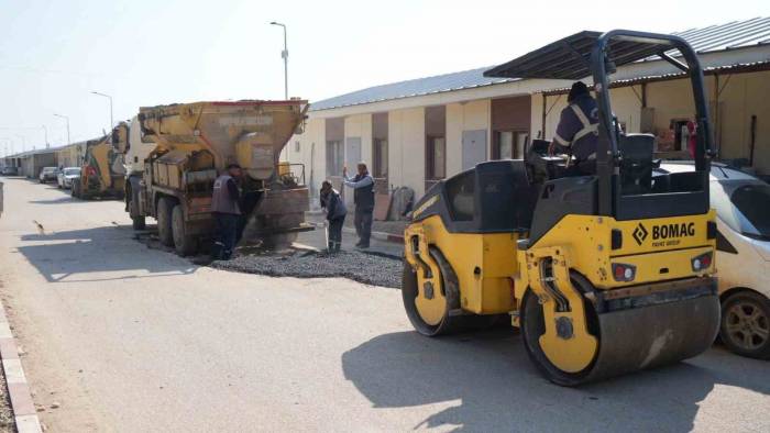 Vartana Prefabrik Yaşam Merkezinde Asfalt Çalışmaları Devam Ediyor