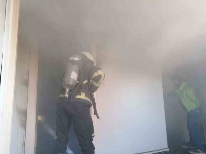 Ağrı’da Elektrikli Soba Alev Aldı