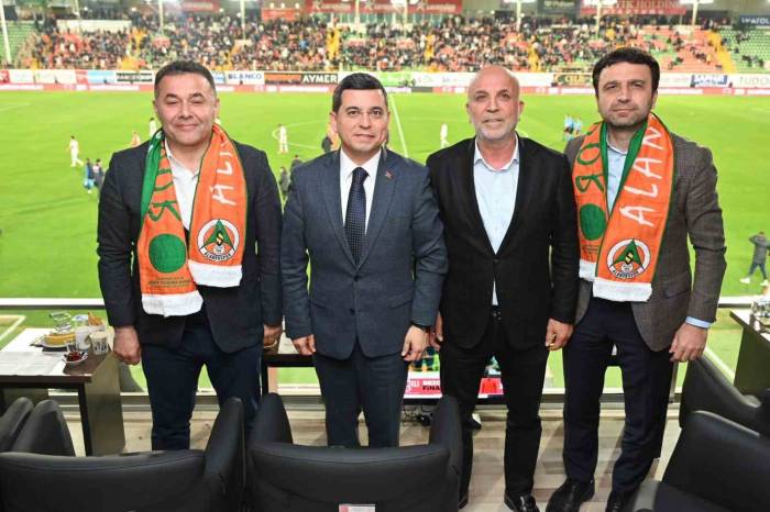 Tütüncü’den Alanyaspor Tesislerini Tamamlama Sözü