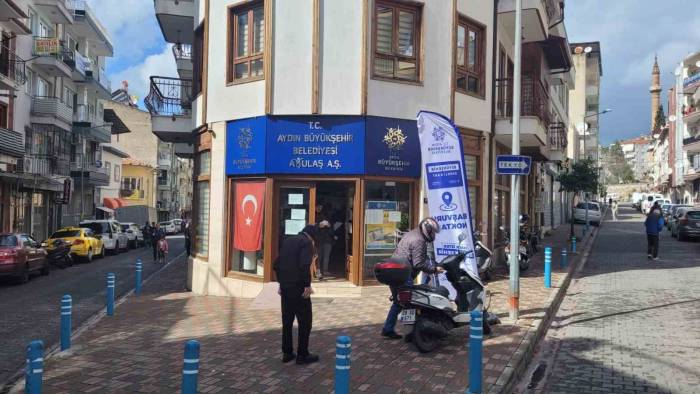 Büyükşehir’in ‘Emekli Kart’ına Yoğun İlgi