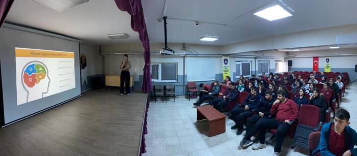 Lise Öğrencilerine Yönelik Eğitimler Devam Ediyor
