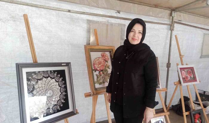 Depremzede Kadınlar, Yaptıkları Ürünlerle Hem Kazanç Sağlıyor Hem De Sosyalleşiyor