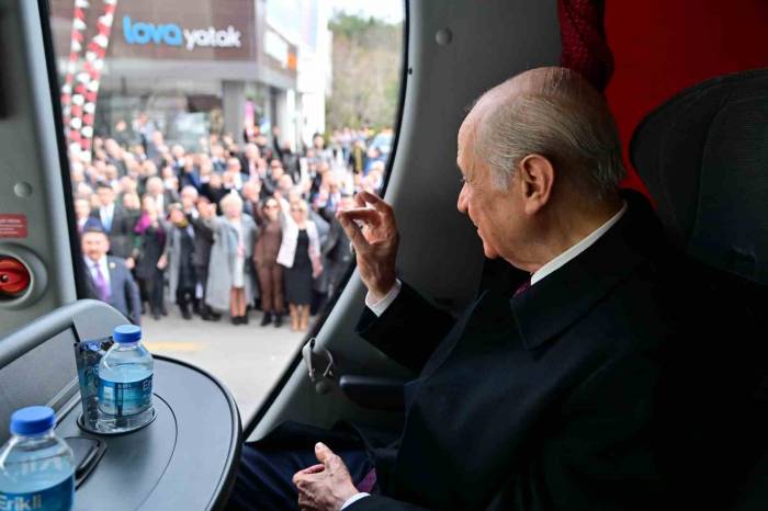 Mhp Lideri Bahçeli, Cumhur İttifakı Abb Başkan Adayı Altınok İle Keçiören’de Halkı Selamladı