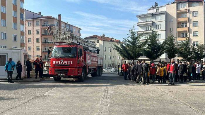 Sinop’ta Deprem Ve Tahliye Tatbikatı