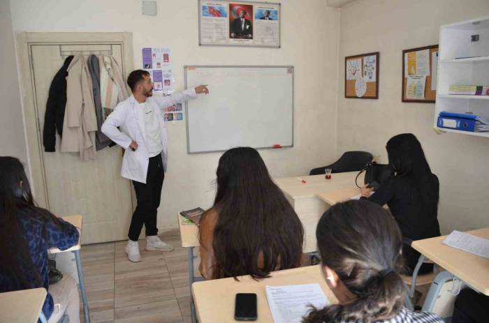 Şırnak’ta Hasta Bakım Kursuna Yoğun İlgi