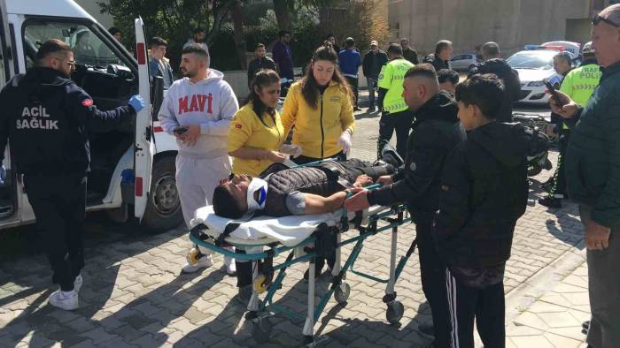 Söke’de İki Motosikletler Çarpıştı: 2 Yaralı