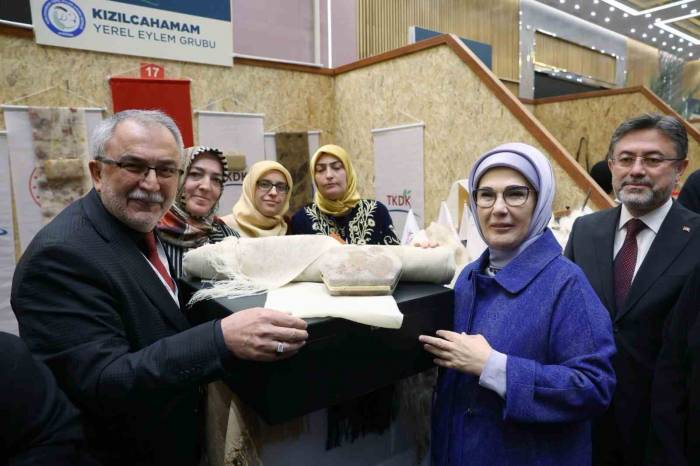 Emine Erdoğan: "Ekilmemiş Tek Bir Karış Toprağımız Kalmasın, İmece Kültürümüzü Burada Da Yürürlüğe Koyalım"