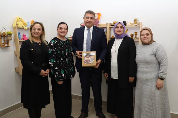 Hünerli Kadınlar Üretiyor