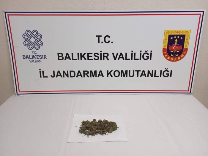 Jandarma’dan 4 İlçede Uyuşturucu Tacirlerine Operasyon