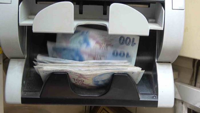 Telefon Dolandırıcısının Tuzağına Düşen Emekli Öğretmen: "Beni Hipnoz Ettiler"