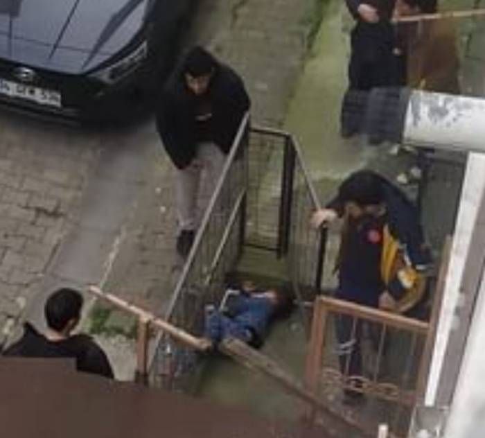 Küçükçekmece’de Pencereye Çıkan 4 Yaşındaki Çocuk 5’nci Kattan Düştü