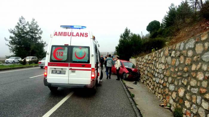 Muğla’da Trafik Kazası:2 Yaralı