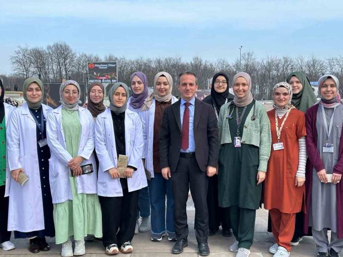 Tıp Öğrencilerinden "İnsanlığa Beyaz Çağrı"