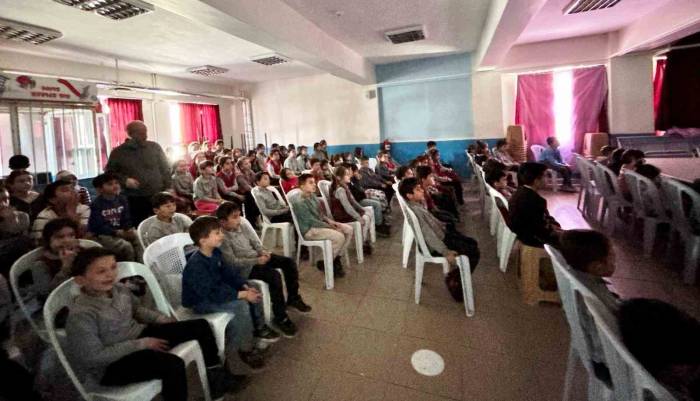 Simav’da İlk Ve Ortaokul Öğrencilerine Bağımlılıkla Mücadele Anlatıldı