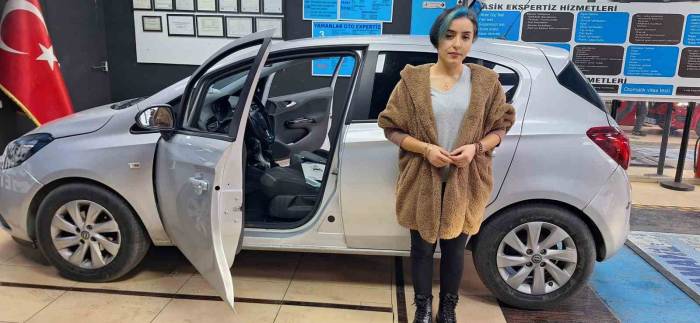 6 Ay Önce Aldığı Otomobili Tamirciye Götüren Sağlıkçıya "Ağır Hasarlı" Şoku: Hava Yastığı Yerine Köpük Çıktı