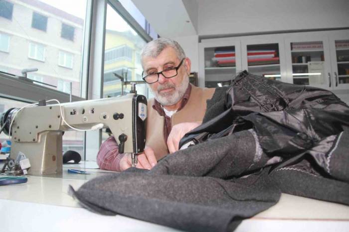 Kıbrıs Gazisi 55 Yıldır Terzilik Yapıyor