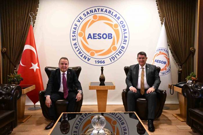 Servisçi Esnafından Başkan Böcek’e Destek