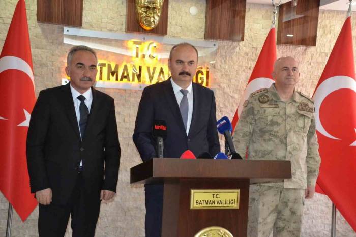 Batman Valisi Canalp Asayiş Verileni Paylaştı