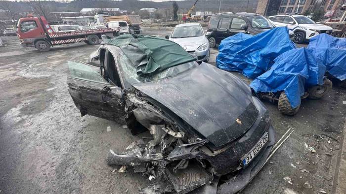 Eyüpsultan’daki Feci Kazaya Karışan Porsche Ve Atv’nin Son Hali Kazanın Boyutunu Gözler Önüne Serdi
