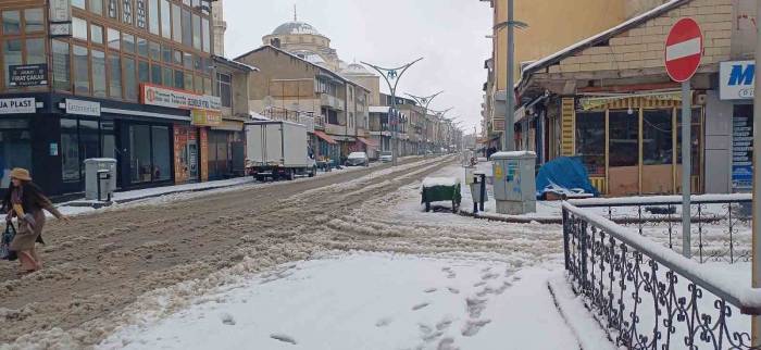 Malazgirt’te Kar Yağışı